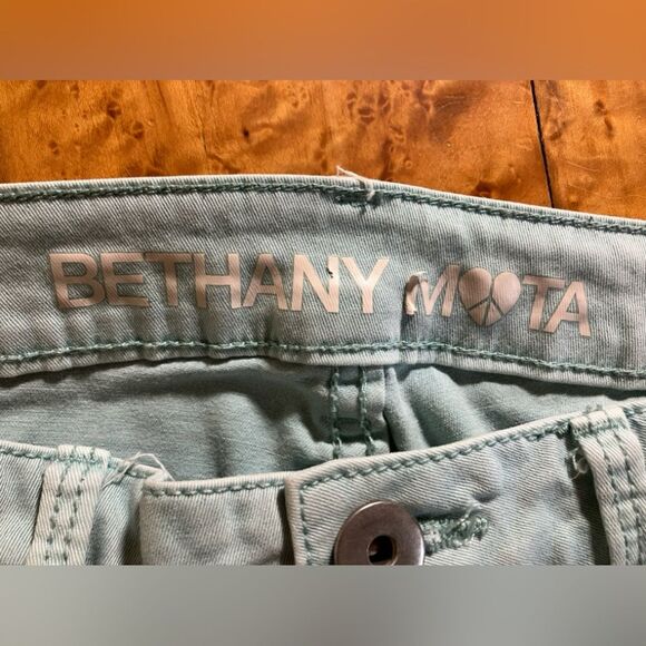 Bethany Mota, skinny jegging, light mint color, size 6, excellent condition - Picture 2 of 4